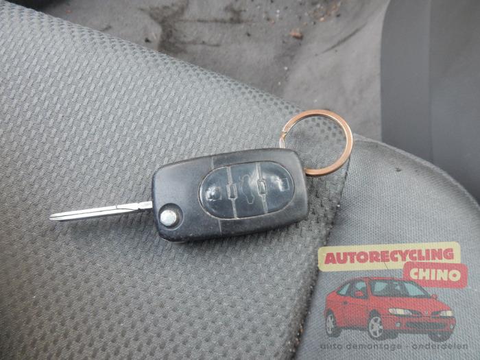 Audi A4 Avant 2.0 20V Sloopvoertuig (2002, Zwart)