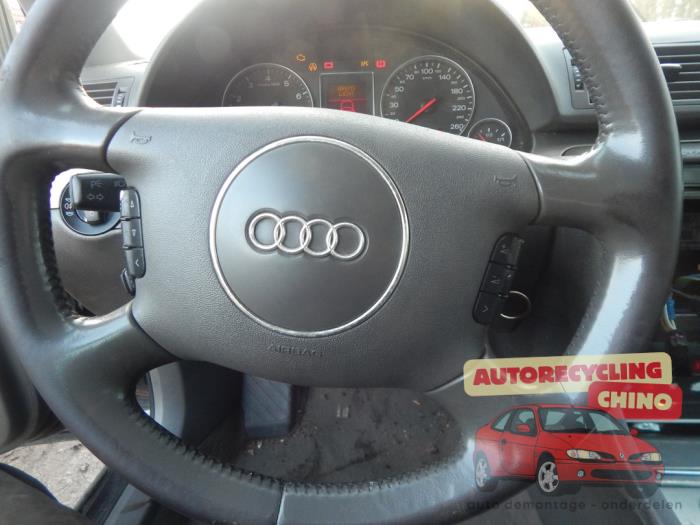 Audi A4 Avant 2.0 20V Sloopvoertuig (2002, Zwart)