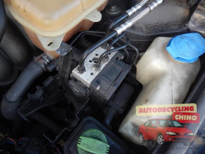 Audi A4 Avant 2.0 20V Sloopvoertuig (2002, Zwart)