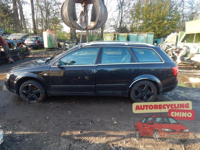 Audi A4 Avant 2.0 20V Sloopvoertuig (2002, Zwart)