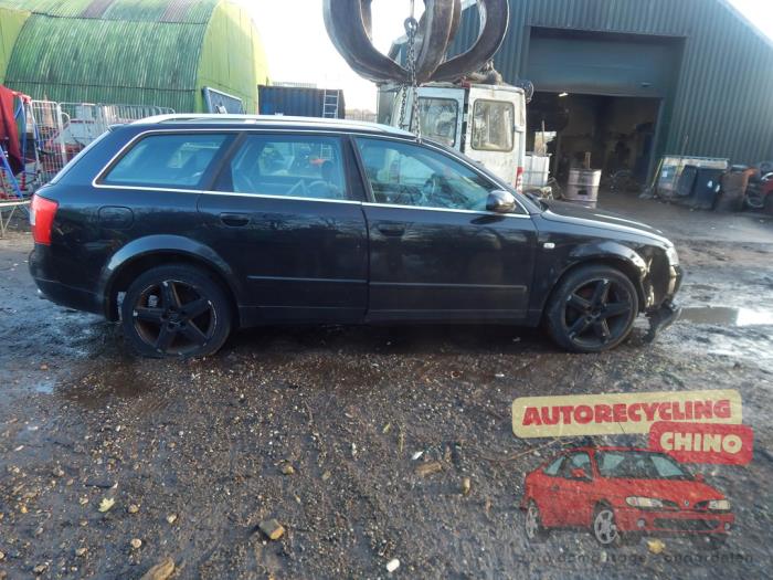 Audi A4 Avant 2.0 20V Sloopvoertuig (2002, Zwart)