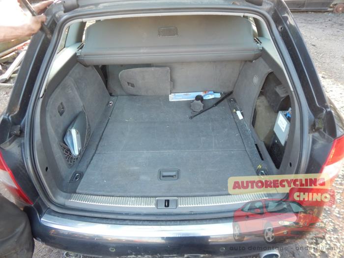 Audi A4 Avant 2.0 20V Sloopvoertuig (2002, Zwart)