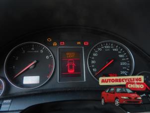 Audi A4 Avant 2.0 20V Sloopvoertuig (2002, Zwart)