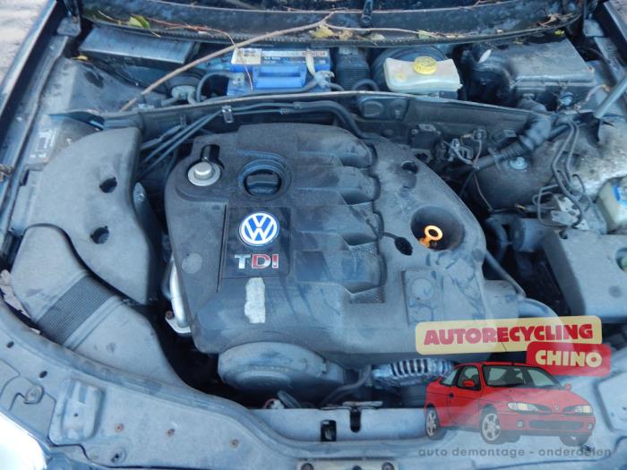 Volkswagen Passat 1.9 TDI 100 Sloopvoertuig (2001, Blauw)