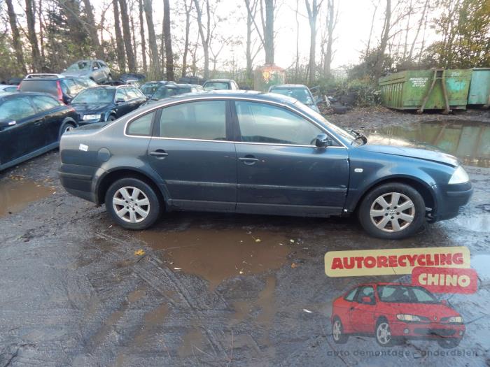 Volkswagen Passat 1.9 TDI 100 Sloopvoertuig (2001, Blauw)