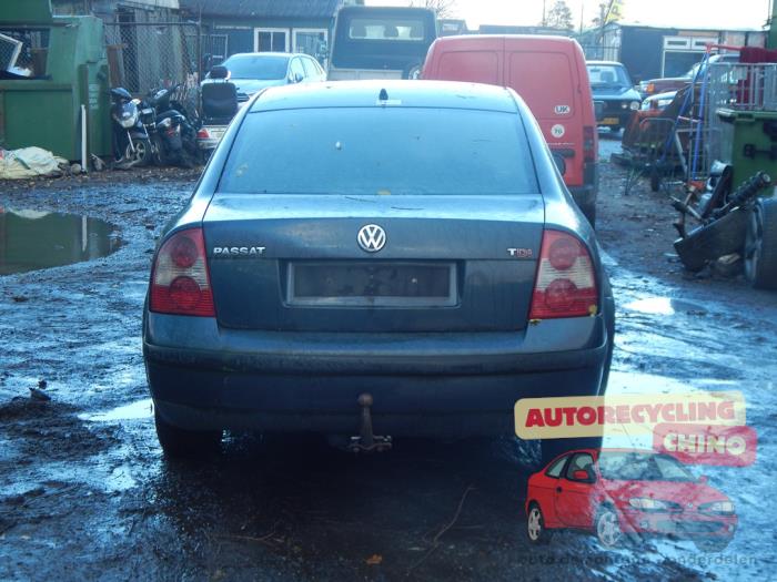 Volkswagen Passat 1.9 TDI 100 Sloopvoertuig (2001, Blauw)