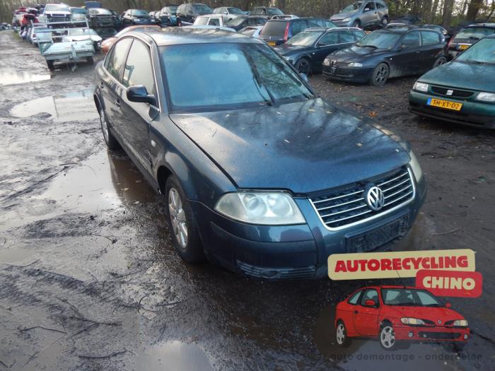 Volkswagen Passat 1.9 TDI 100 Sloopvoertuig (2001, Blauw)