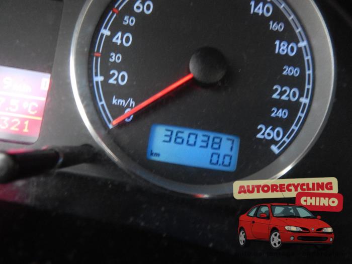 Volkswagen Passat 1.9 TDI 100 Sloopvoertuig (2001, Blauw)