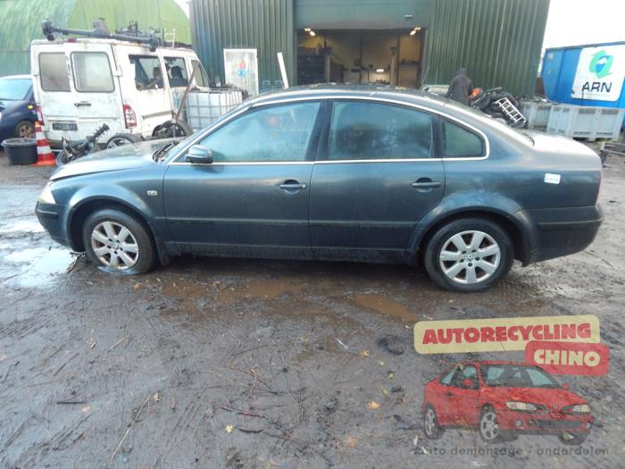 Volkswagen Passat 1.9 TDI 100 Sloopvoertuig (2001, Blauw)