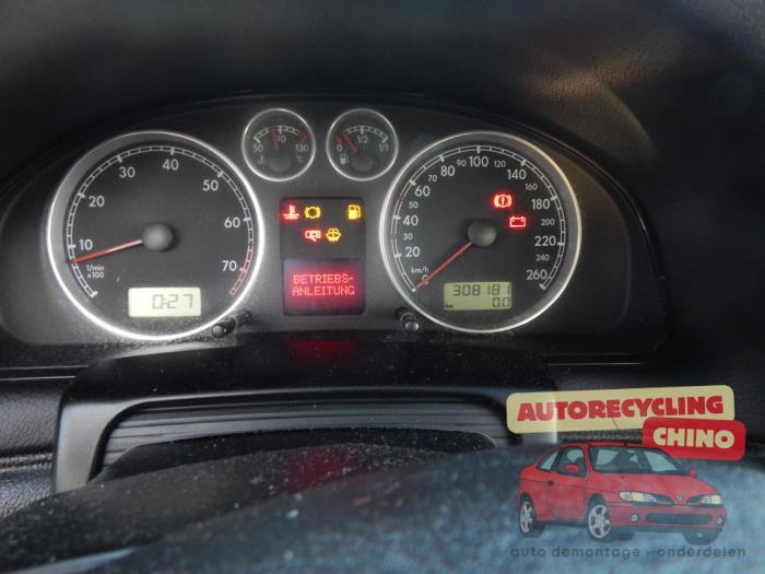 Volkswagen Passat Variant 2.0 20V Sloopvoertuig (2004, Grijs)