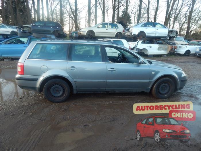 Volkswagen Passat Variant 2.0 20V Sloopvoertuig (2004, Grijs)