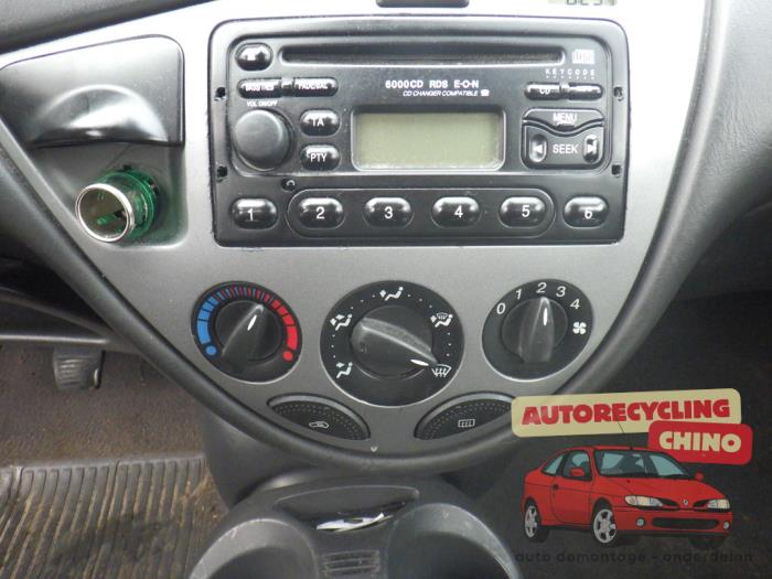 Ford Focus 1 1.6 16V Sloopvoertuig (2000, Grijs)