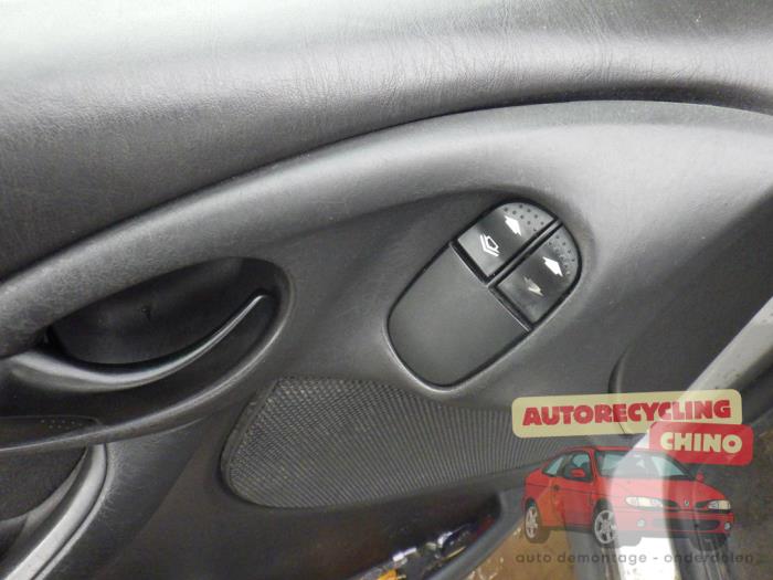 Ford Focus 1 1.6 16V Sloopvoertuig (2000, Grijs)