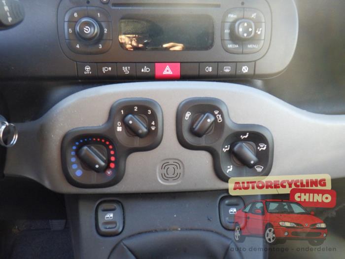 Fiat Panda/Pandina 0.9 TwinAir 65 Sloopvoertuig (2014, Grijs)