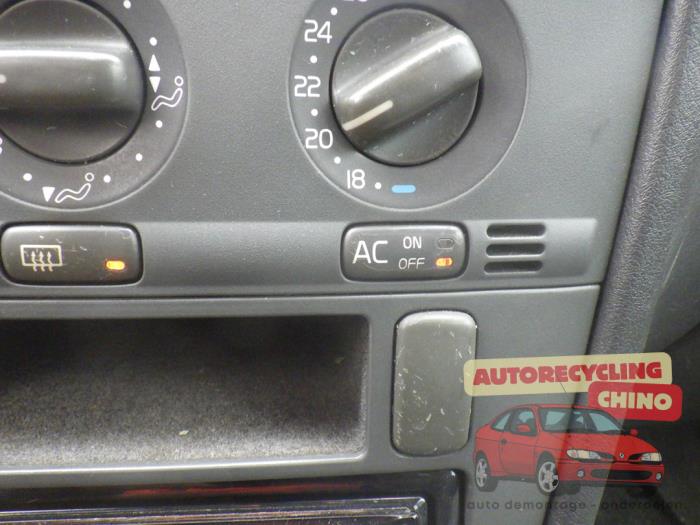 Volvo V40 2.0 16V Sloopvoertuig (1997, Grijs)