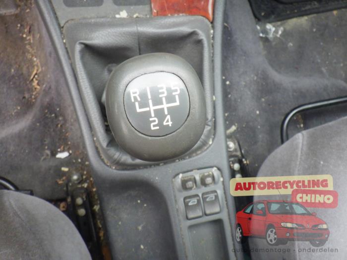 Volvo V40 2.0 16V Sloopvoertuig (1997, Grijs)