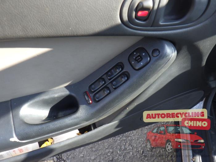 Mazda Xedos 6 2.0i V6 24V Sloopvoertuig (1999, Grijs)