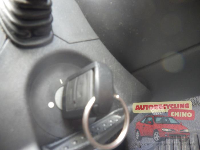 Opel Corsa C 1.4 16V Sloopvoertuig (2002, Blauw)