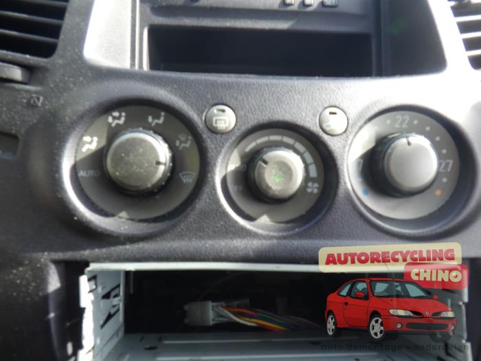 Mitsubishi Grandis 2.4 16V MIVEC Sloopvoertuig (2004, Paars)