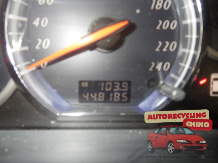 Mitsubishi Grandis 2.4 16V MIVEC Sloopvoertuig (2004, Paars)