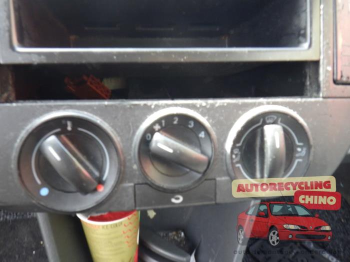 Volkswagen Polo IV 1.2 Sloopvoertuig (2004, Grijs)