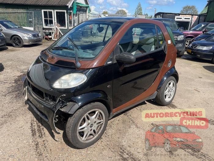 Smart City-Coupé 0.6 Turbo i.c. Smart&Pulse Sloopvoertuig (2001, Zwart, Bruin)