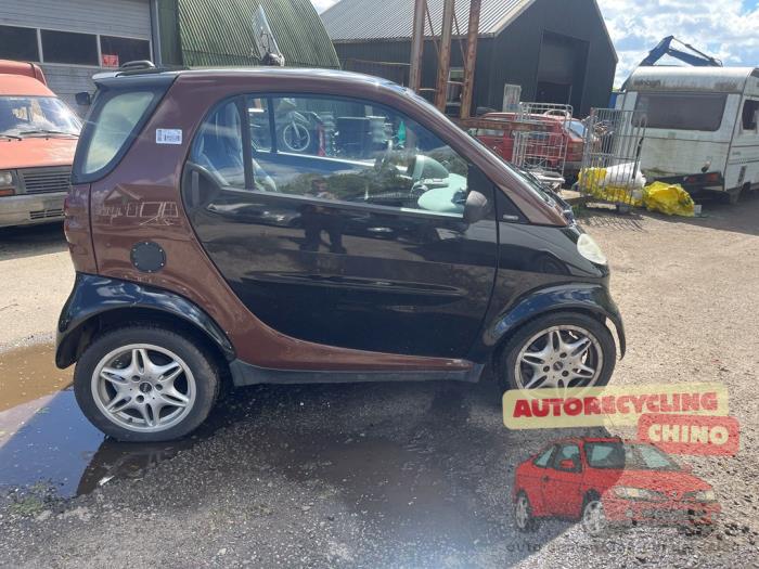 Smart City-Coupé 0.6 Turbo i.c. Smart&Pulse Sloopvoertuig (2001, Zwart, Bruin)