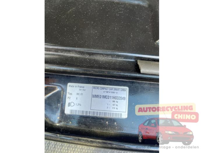 Smart City-Coupé 0.6 Turbo i.c. Smart&Pulse Sloopvoertuig (2001, Zwart, Bruin)