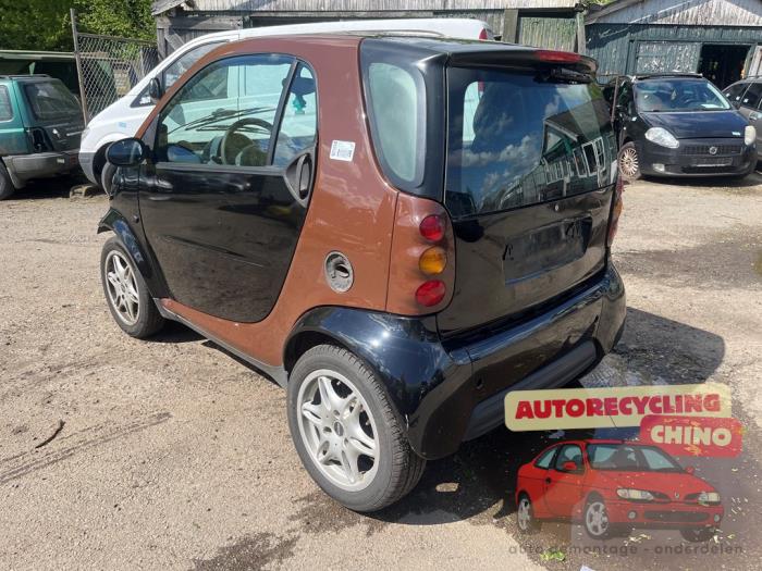 Smart City-Coupé 0.6 Turbo i.c. Smart&Pulse Sloopvoertuig (2001, Zwart, Bruin)