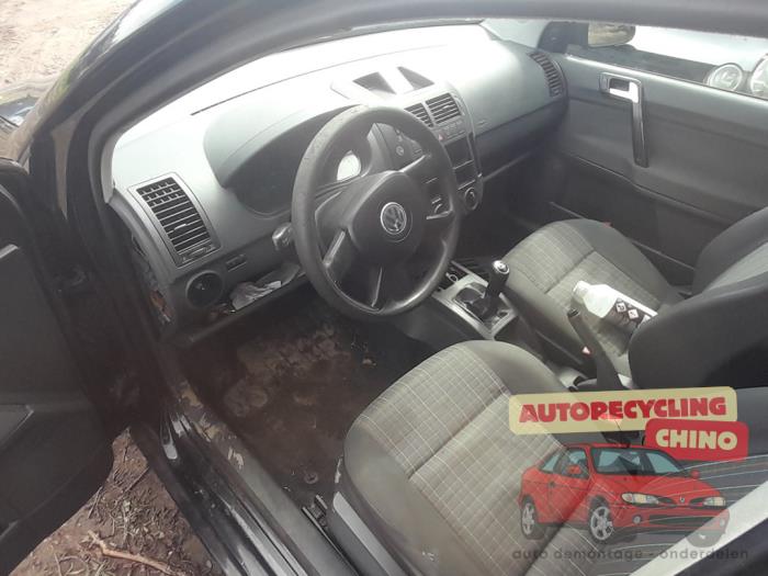 Volkswagen Polo IV 1.2 Sloopvoertuig (2005, Zwart)