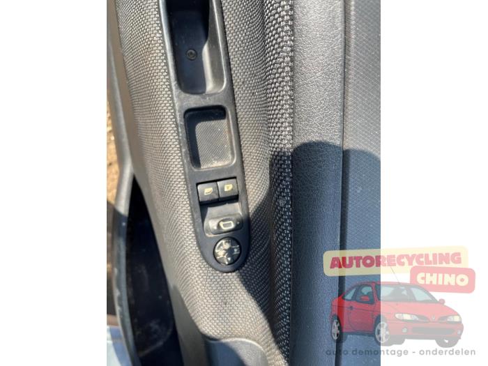 Peugeot 207/207+ 1.4 16V VTi Sloopvoertuig (2009, Grijs)