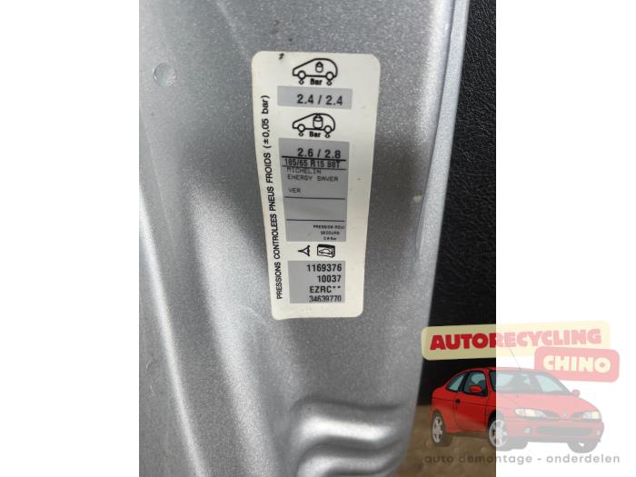 Peugeot 207/207+ 1.4 16V VTi Sloopvoertuig (2009, Grijs)