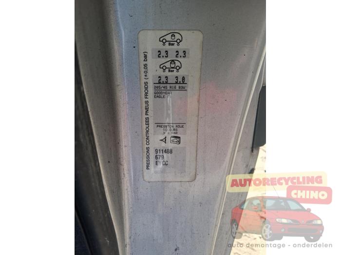 Peugeot 206 CC 2.0 16V Sloopvoertuig (2001, Grijs)