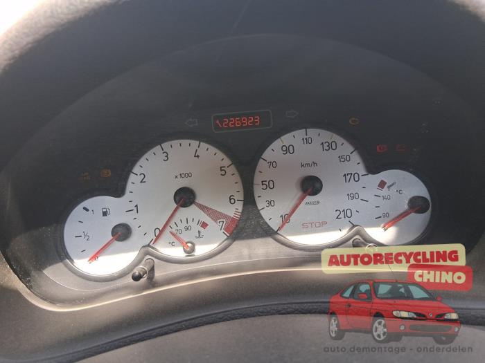 Peugeot 206 CC 2.0 16V Sloopvoertuig (2001, Grijs)