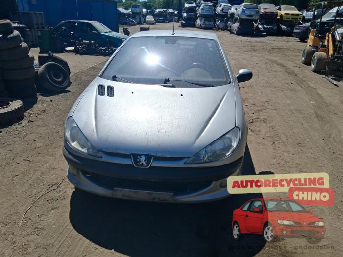 Peugeot 206 CC 2.0 16V Sloopvoertuig (2001, Grijs)