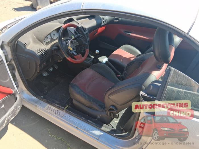 Peugeot 206 CC 2.0 16V Sloopvoertuig (2001, Grijs)