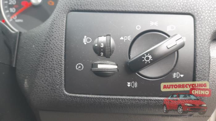 Ford Focus 2 C+C 2.0 16V Sloopvoertuig (2007, Zilver)