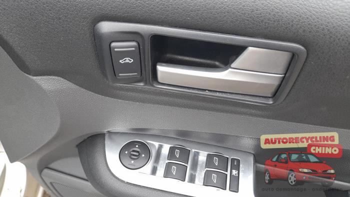 Ford Focus 2 C+C 2.0 16V Sloopvoertuig (2007, Zilver)