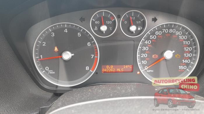 Ford Focus 2 C+C 2.0 16V Sloopvoertuig (2007, Zilver)