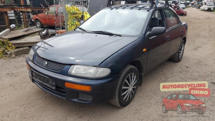 Mazda 323 1.3i 16V Sloopvoertuig (1996, Groen)