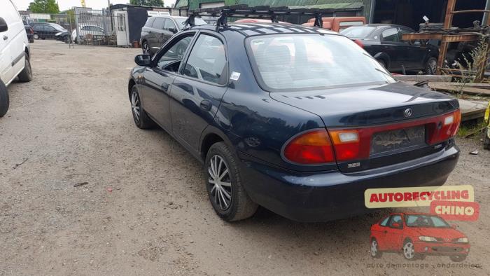Mazda 323 1.3i 16V Sloopvoertuig (1996, Groen)