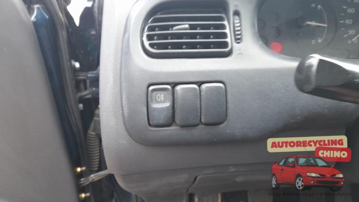 Mazda 323 1.3i 16V Sloopvoertuig (1996, Groen)