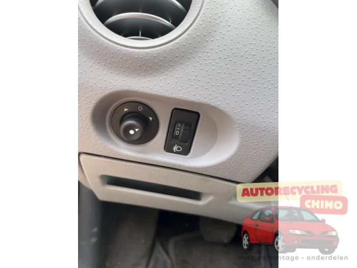 Citroen C3 1.4 Sloopvoertuig (2003, Grijs)