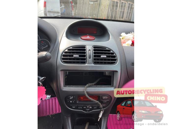 Peugeot 206 CC 2.0 16V Sloopvoertuig (2004, Zwart)