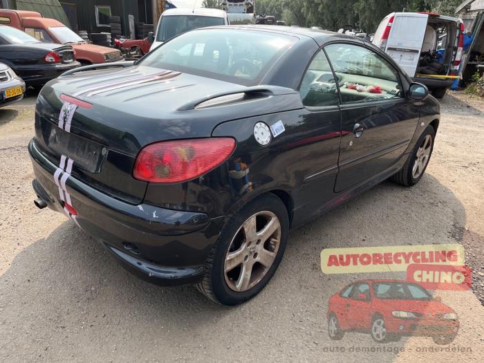Peugeot 206 CC 2.0 16V Sloopvoertuig (2004, Zwart)