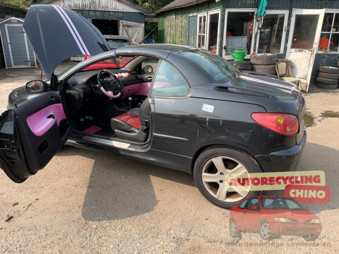 Peugeot 206 CC 2.0 16V Sloopvoertuig (2004, Zwart)