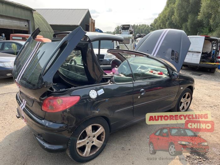 Peugeot 206 CC 2.0 16V Sloopvoertuig (2004, Zwart)