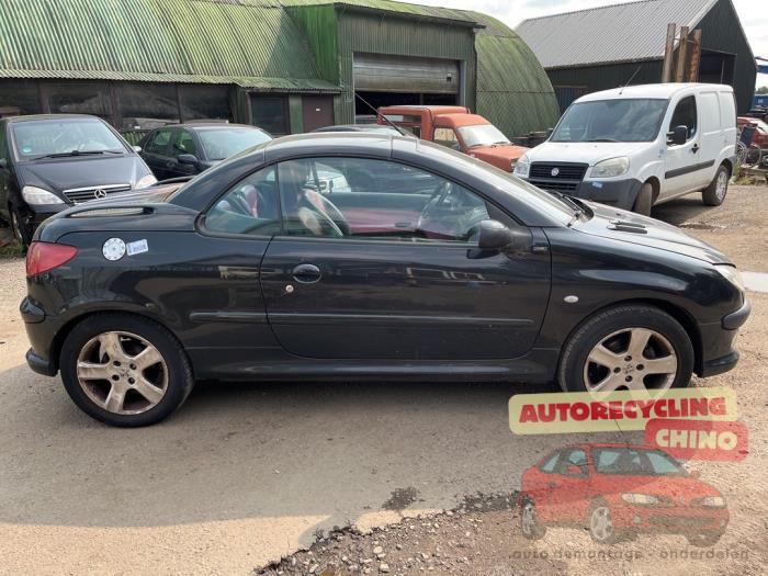 Peugeot 206 CC 2.0 16V Sloopvoertuig (2004, Zwart)