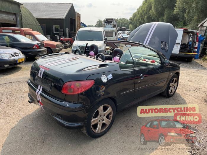 Peugeot 206 CC 2.0 16V Sloopvoertuig (2004, Zwart)
