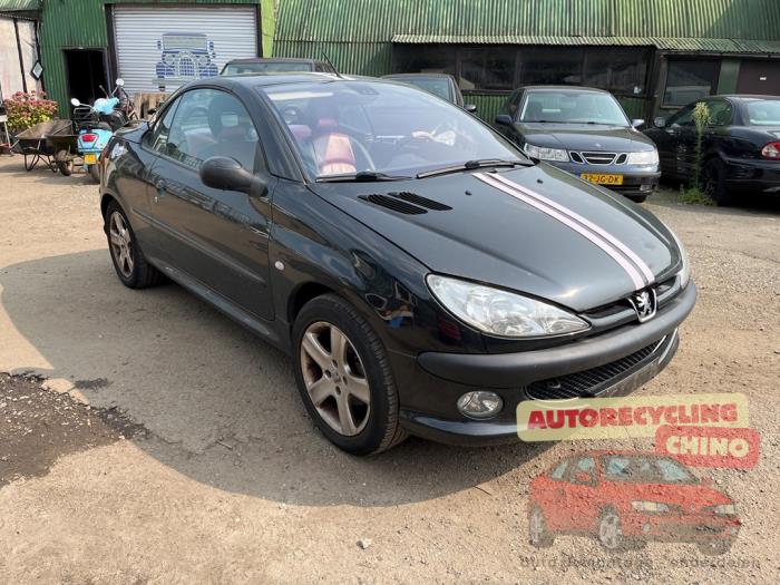 Peugeot 206 CC 2.0 16V Sloopvoertuig (2004, Zwart)